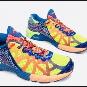 Size 8 ASICS Gel-Noosa Tri 9 shoes